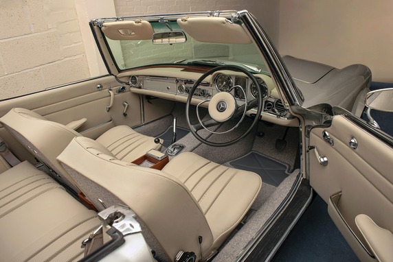 Mercedes 250 California Pagoda Image