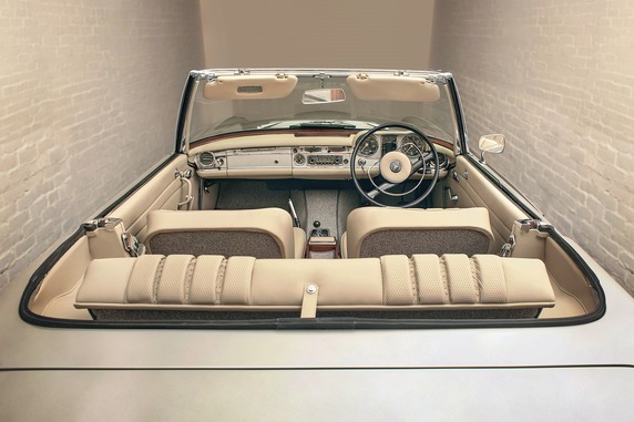 Mercedes 250 California Pagoda Image